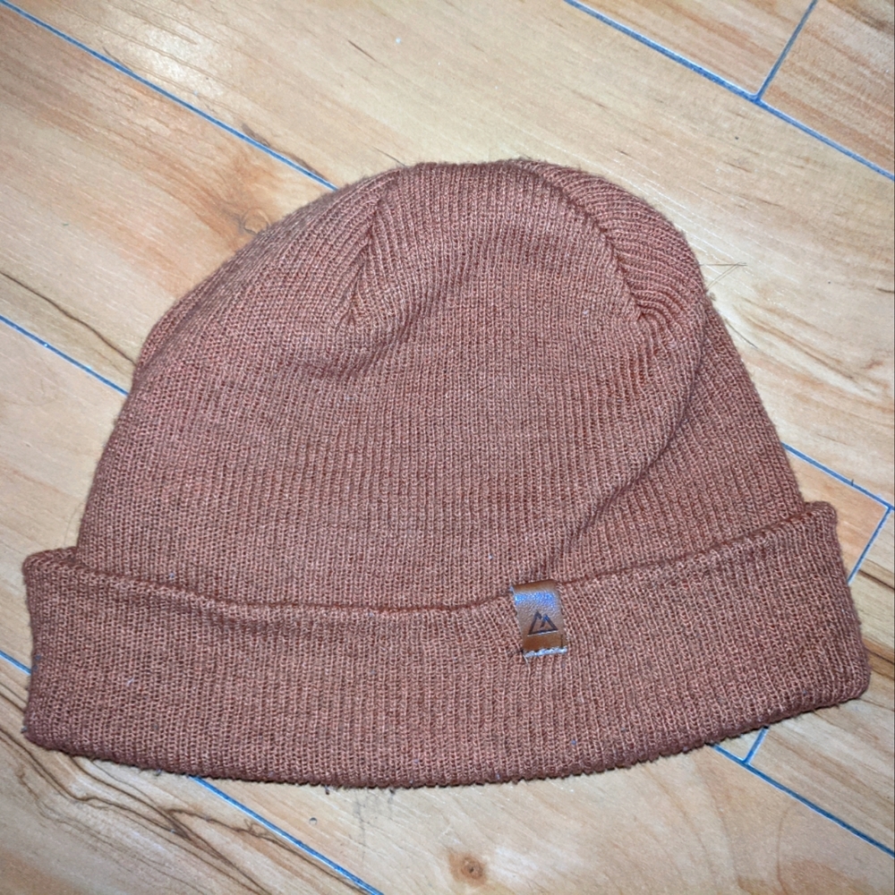 Mountain Ridge Toque